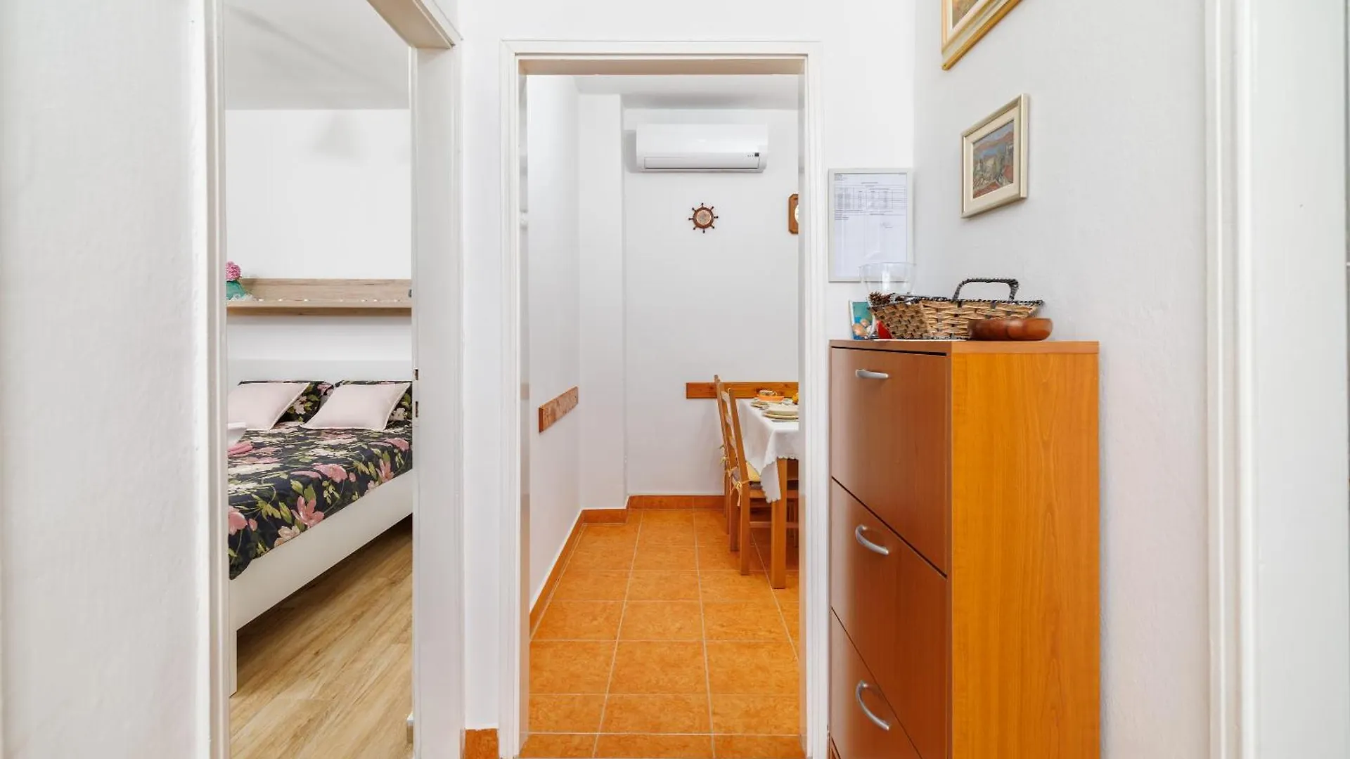 Apartment Elwira - Vacation House Klenovica Croatia