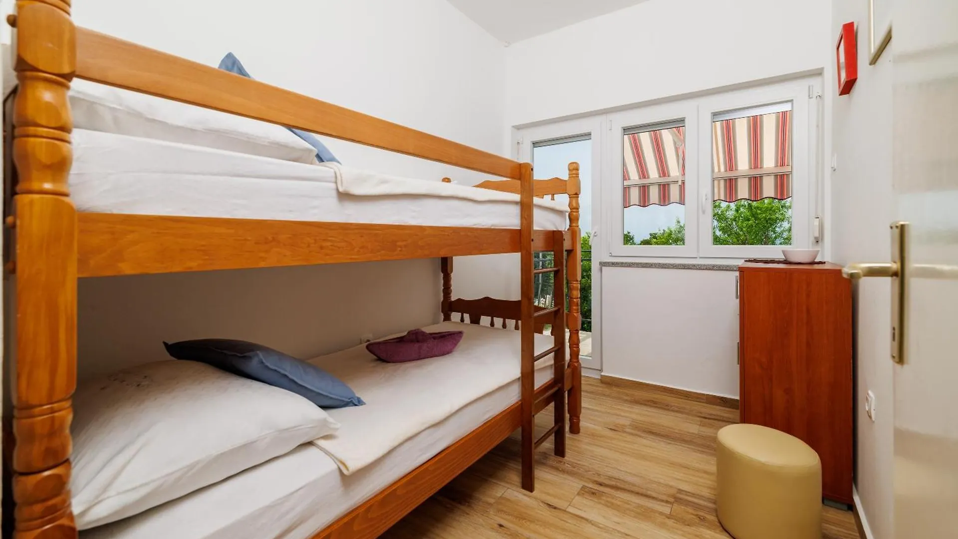 Apartment Elwira - Vacation House Klenovica