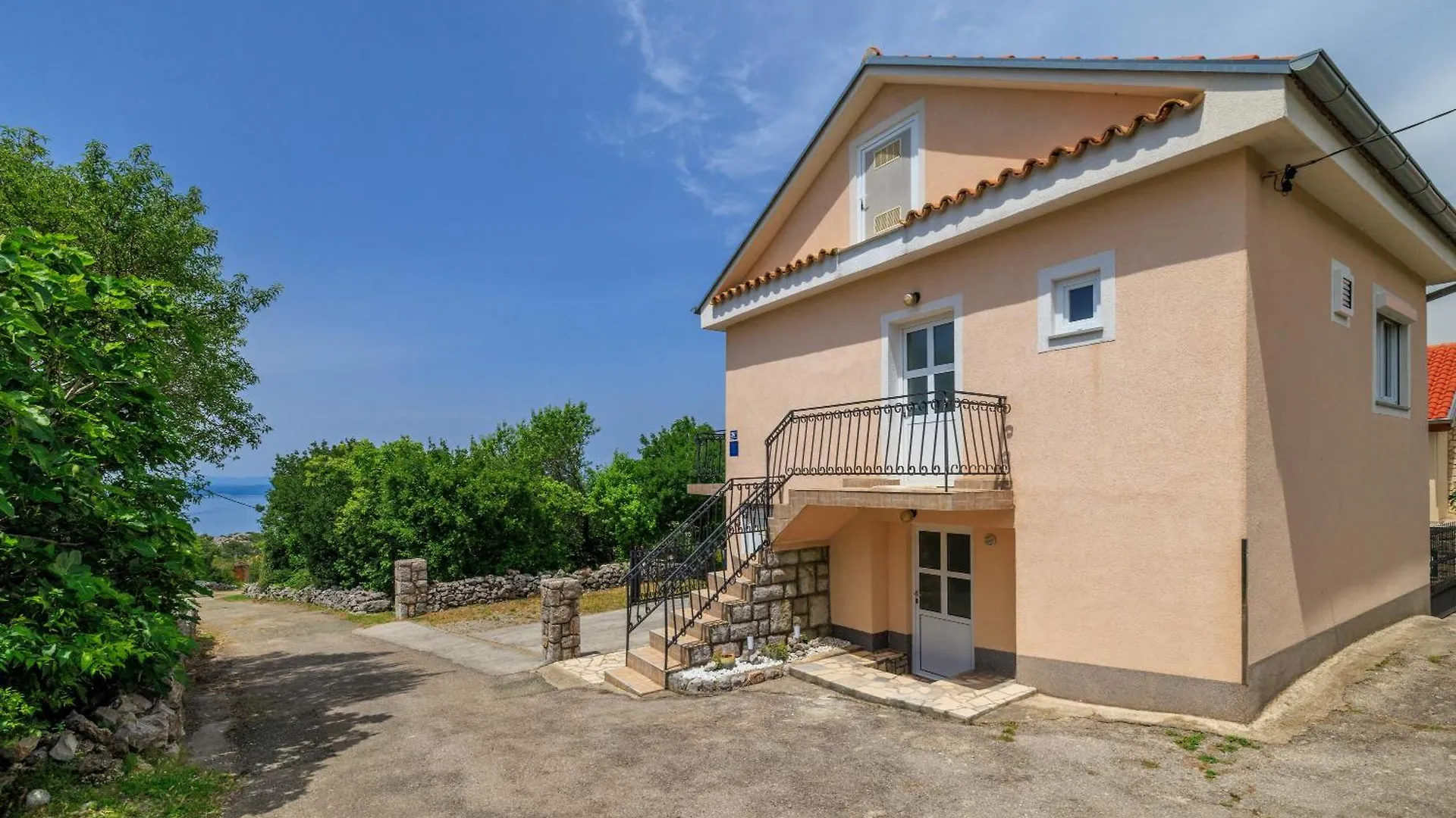 Apartment Elwira - Vacation House Klenovica Croatia